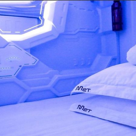 Met A Space Pod At Arab Street Singapore Ngoại thất bức ảnh