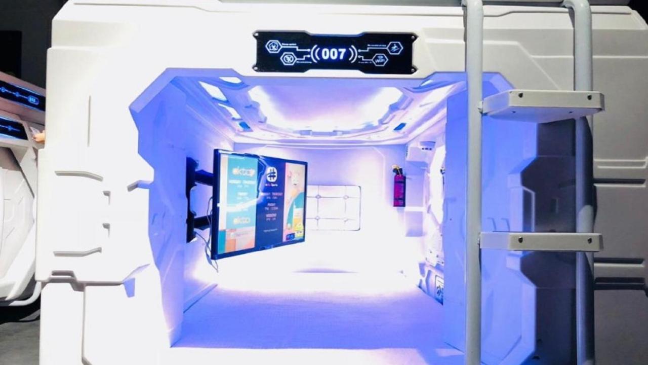 Met A Space Pod At Arab Street Singapore Ngoại thất bức ảnh