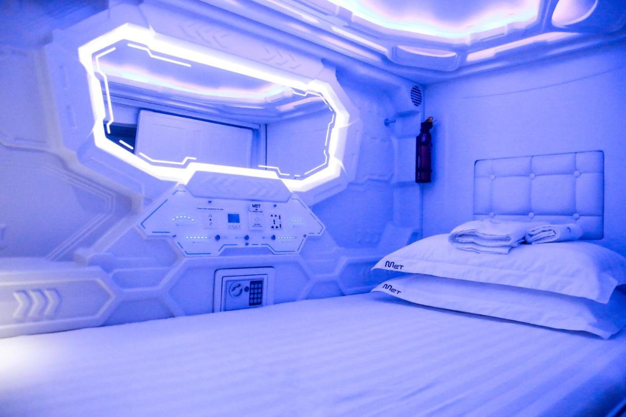 Met A Space Pod At Arab Street Singapore Ngoại thất bức ảnh
