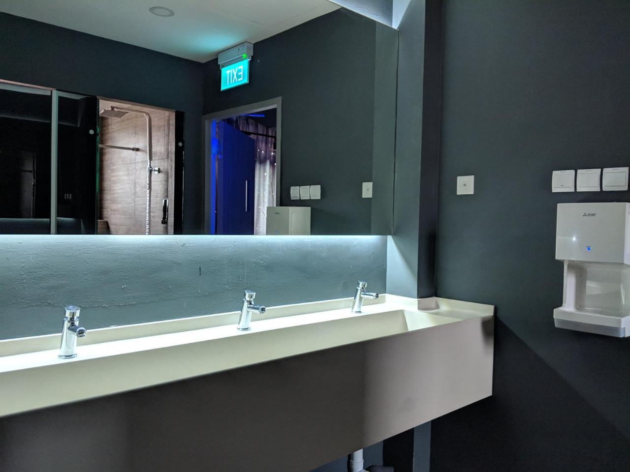 Met A Space Pod At Arab Street Singapore Ngoại thất bức ảnh
