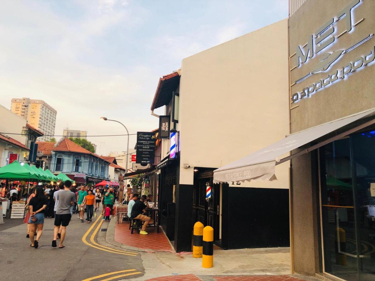 Met A Space Pod At Arab Street Singapore Ngoại thất bức ảnh