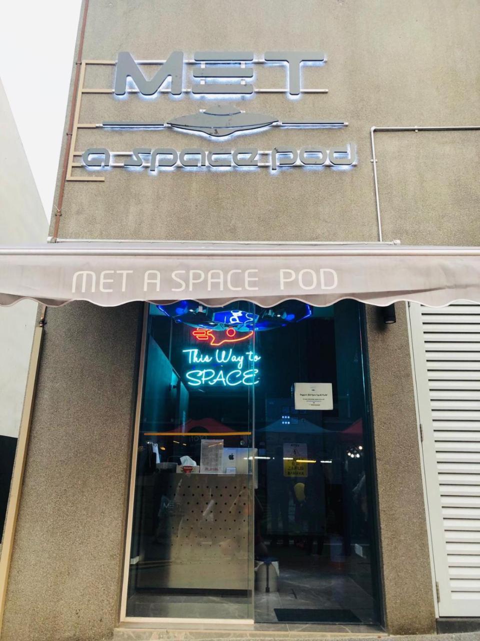Met A Space Pod At Arab Street Singapore Ngoại thất bức ảnh