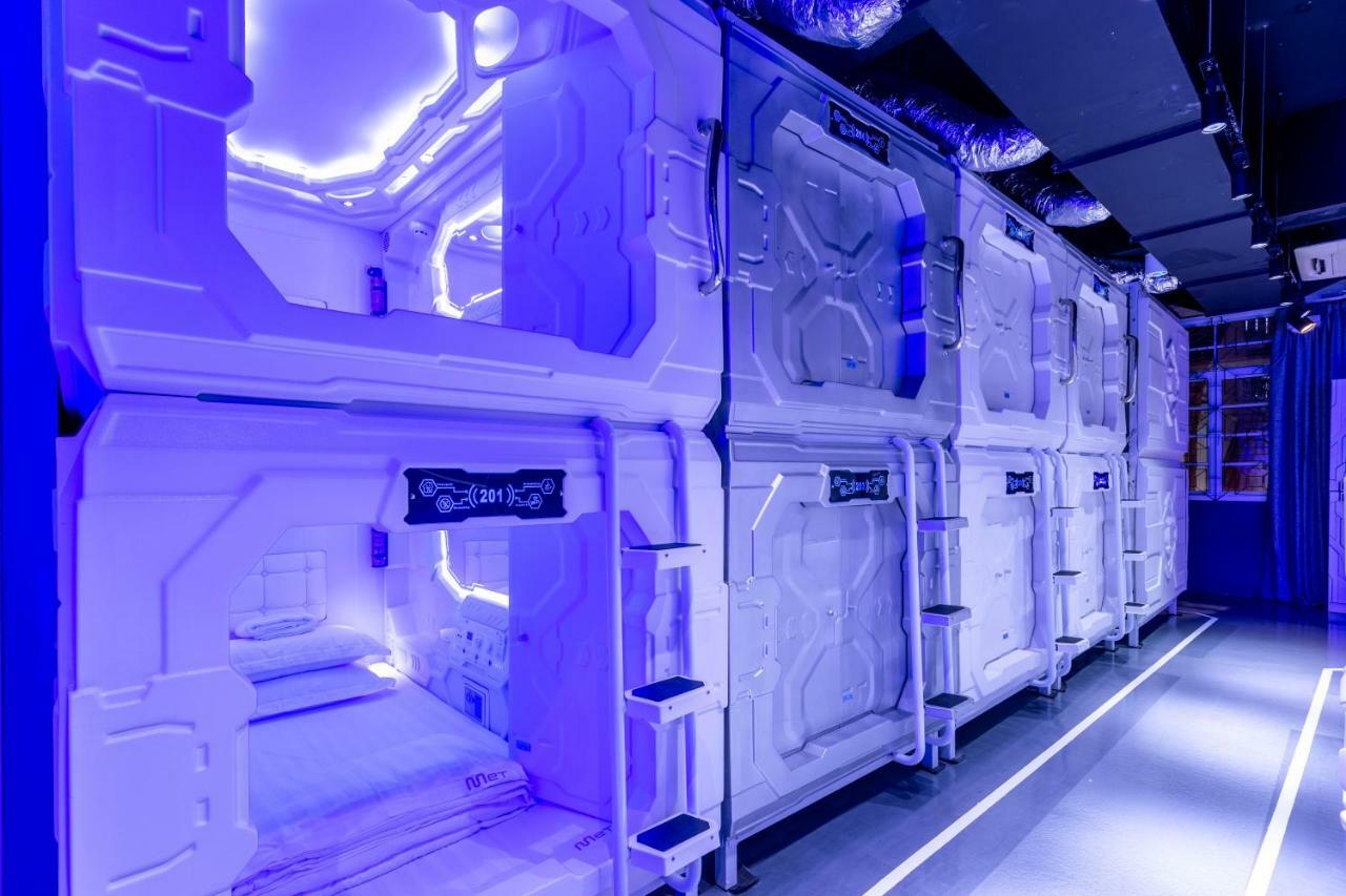 Met A Space Pod At Arab Street Singapore Ngoại thất bức ảnh
