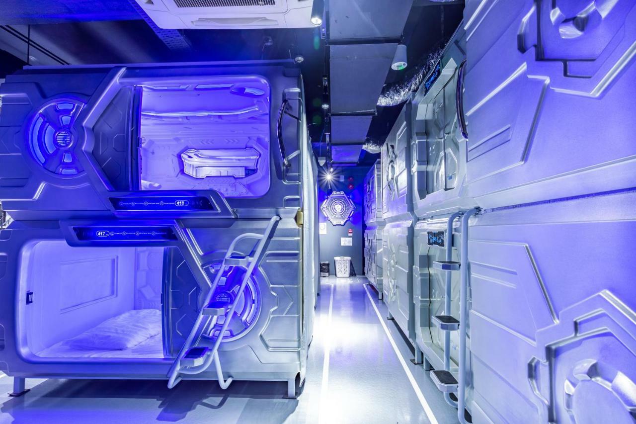 Met A Space Pod At Arab Street Singapore Ngoại thất bức ảnh