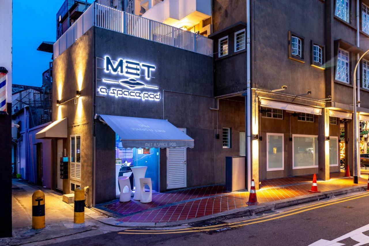 Met A Space Pod At Arab Street Singapore Ngoại thất bức ảnh