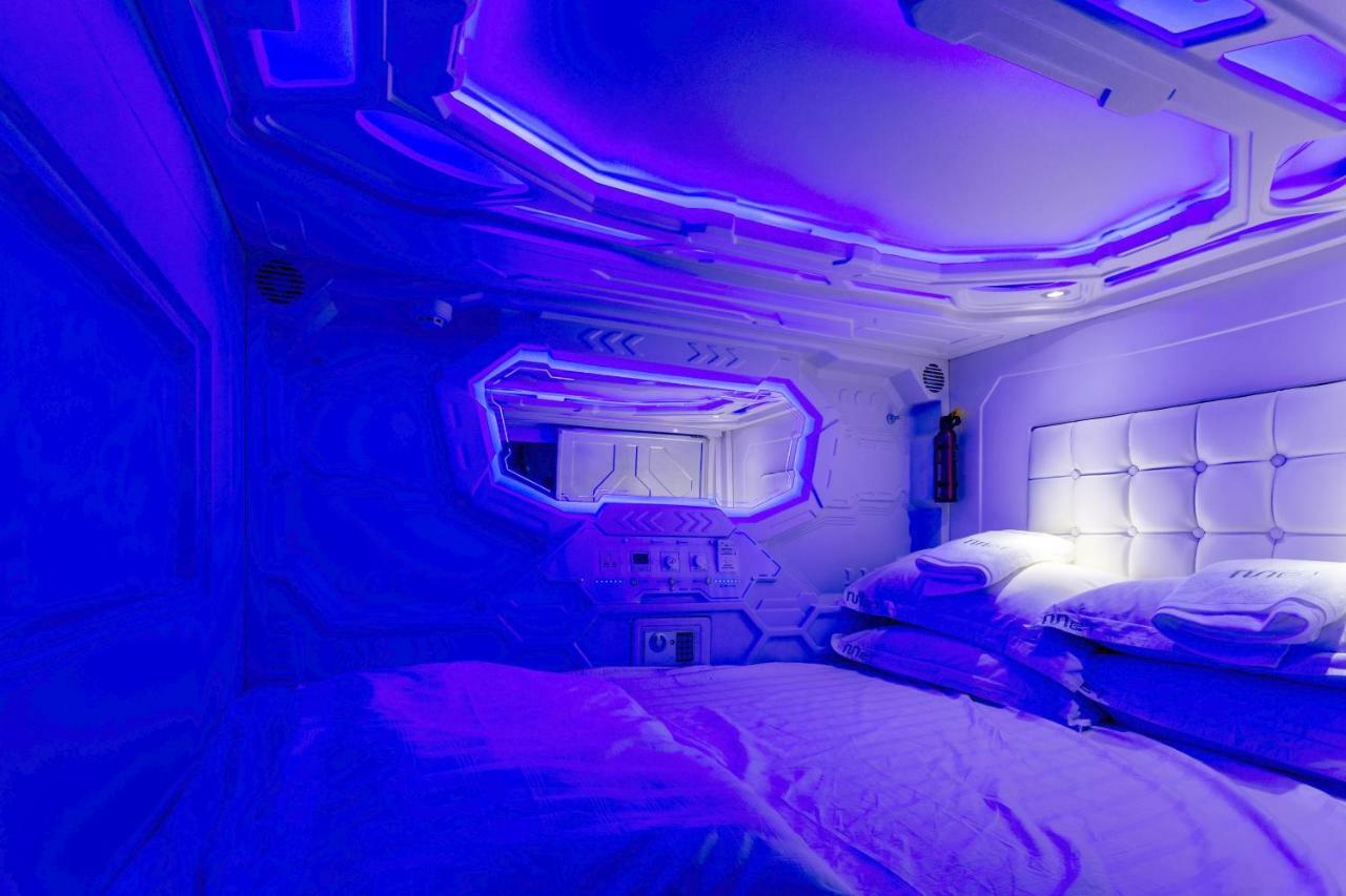 Met A Space Pod At Arab Street Singapore Ngoại thất bức ảnh