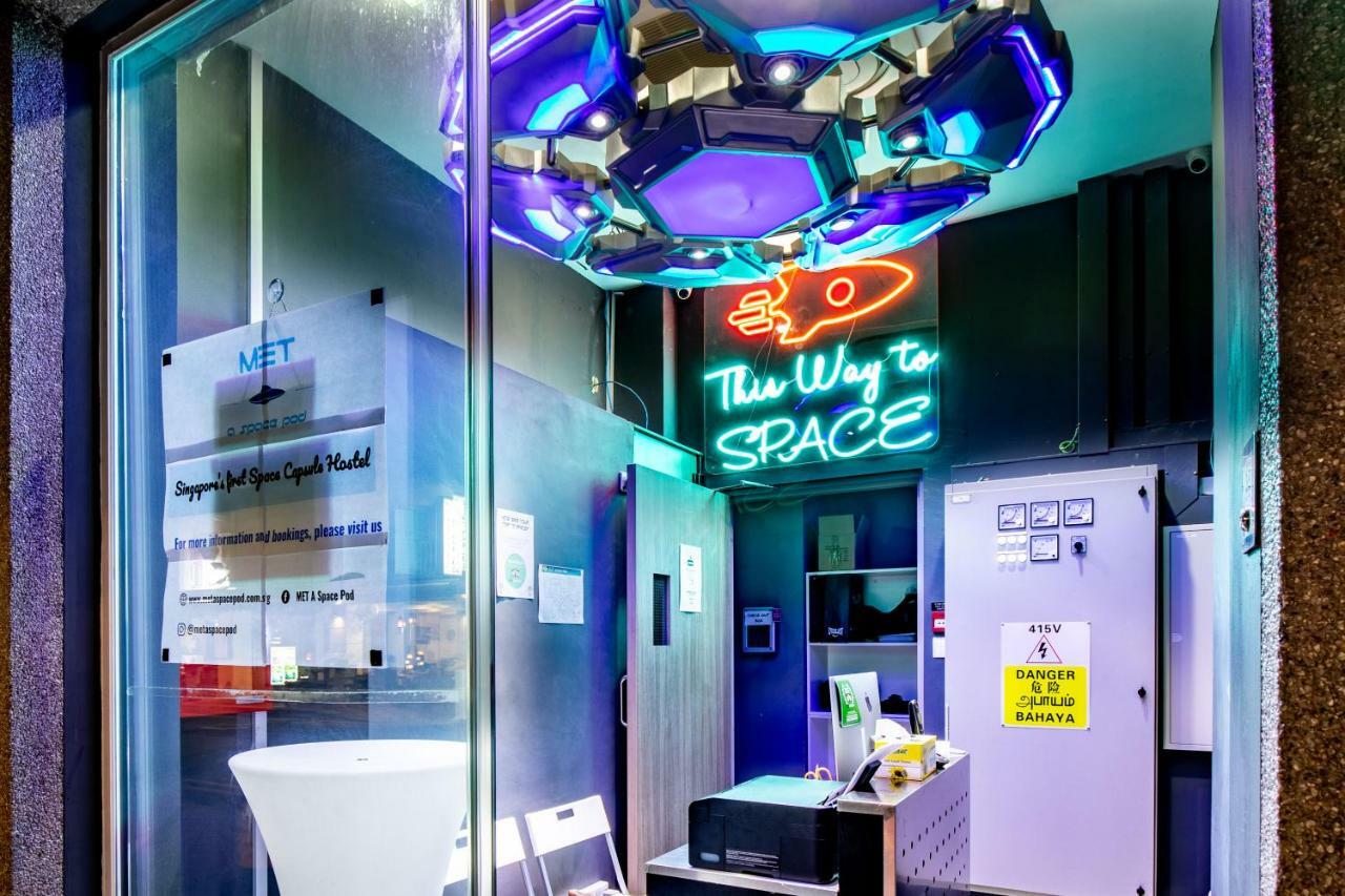 Met A Space Pod At Arab Street Singapore Ngoại thất bức ảnh